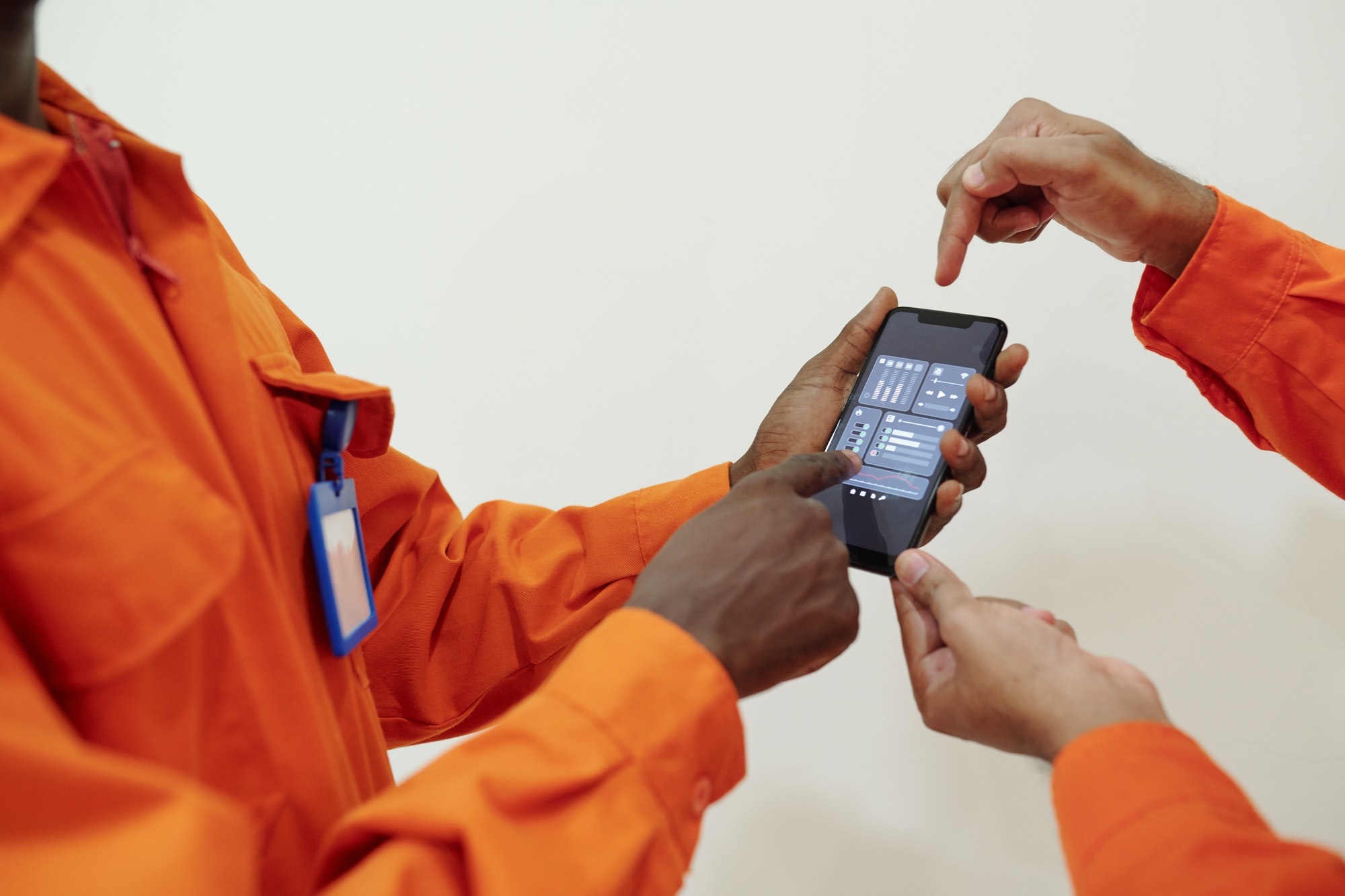 Using smartphone to control air quality